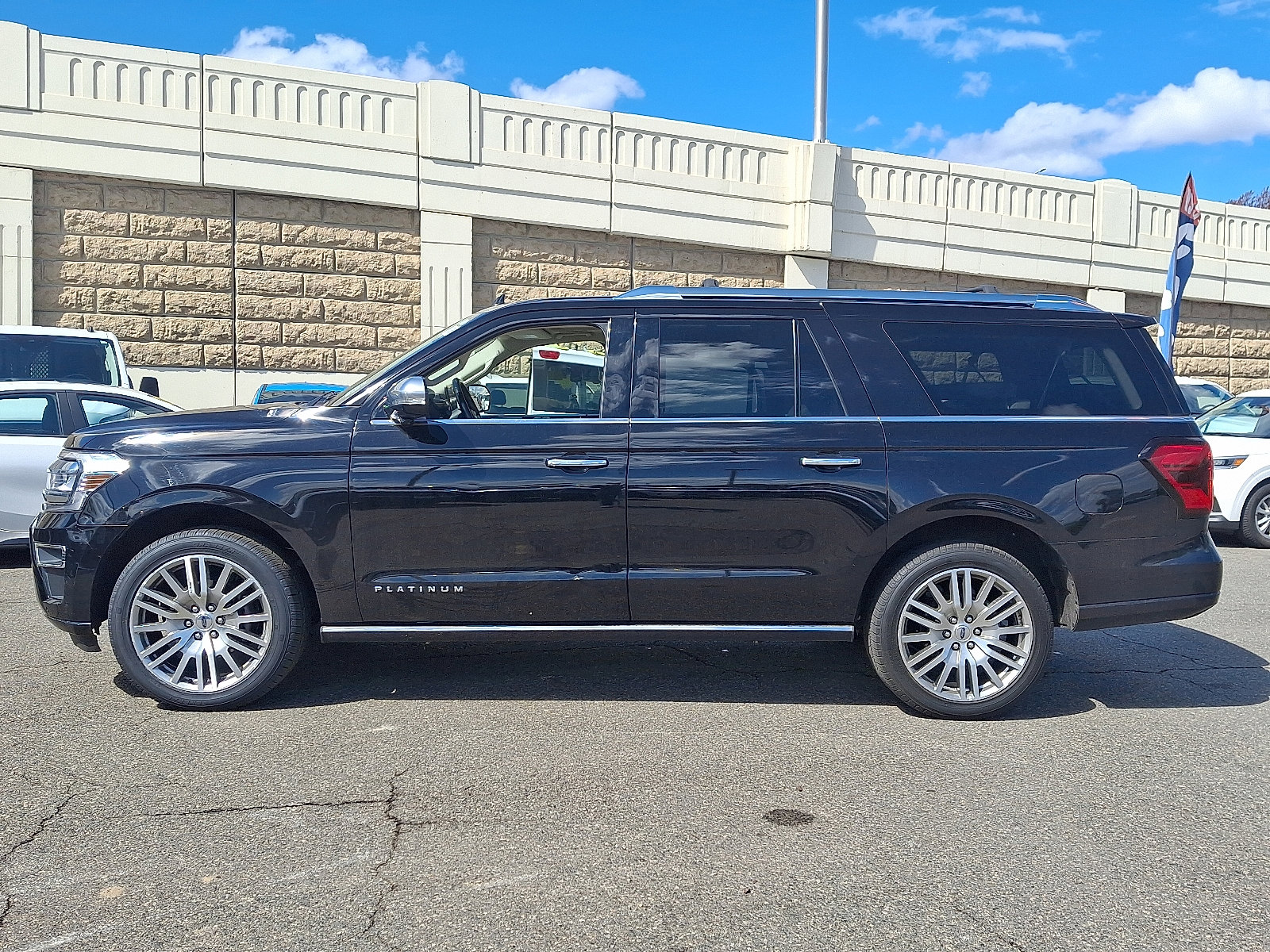 Used 2023 Ford Expedition Max Platinum AWD/4WD image 7