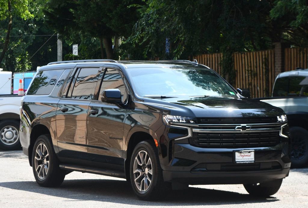 Used 2022 Chevrolet Suburban RST w/ Sport Performance Package image 15
