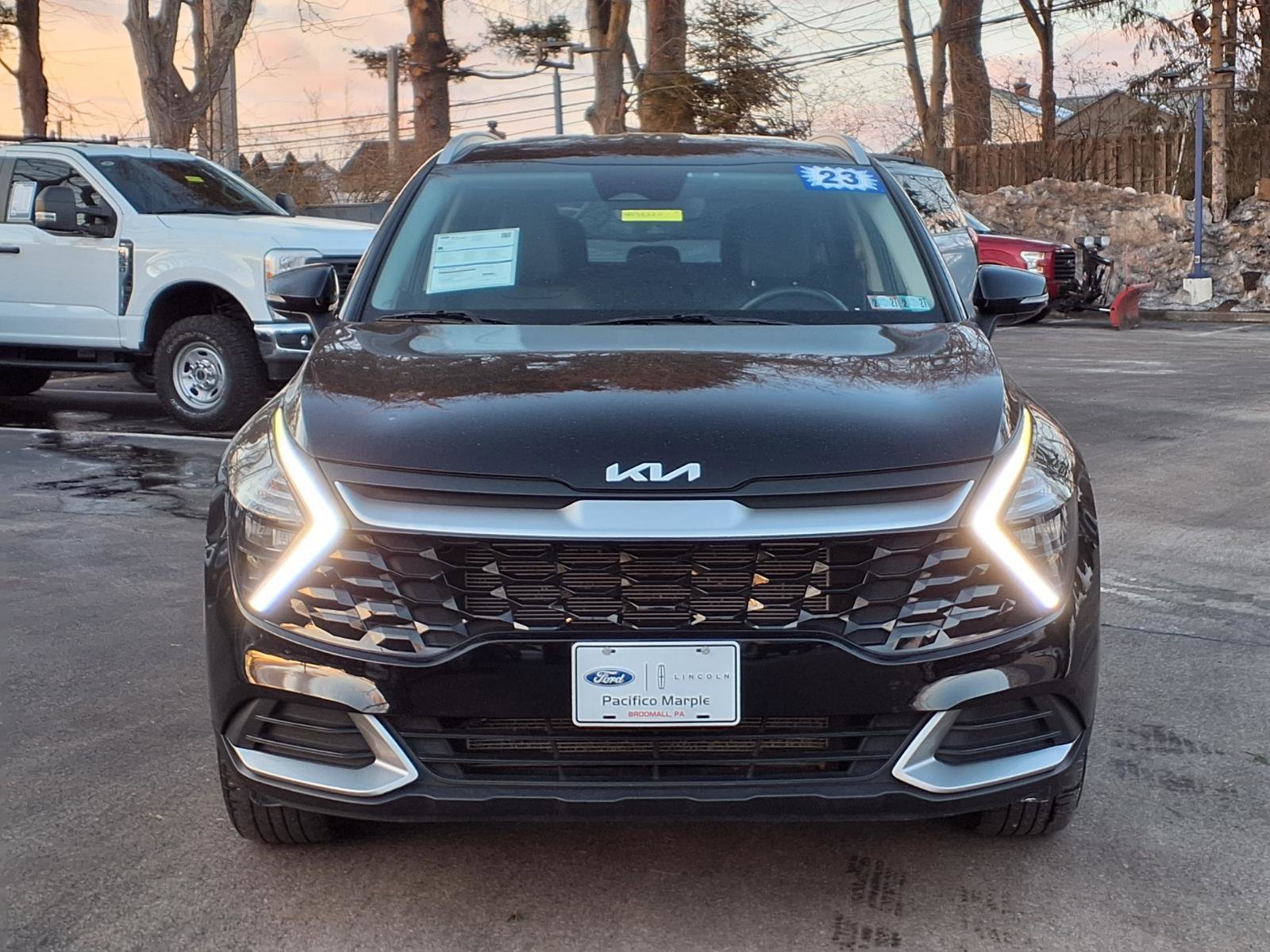 Used 2023 Kia Sportage EX AWD/4WD image 8