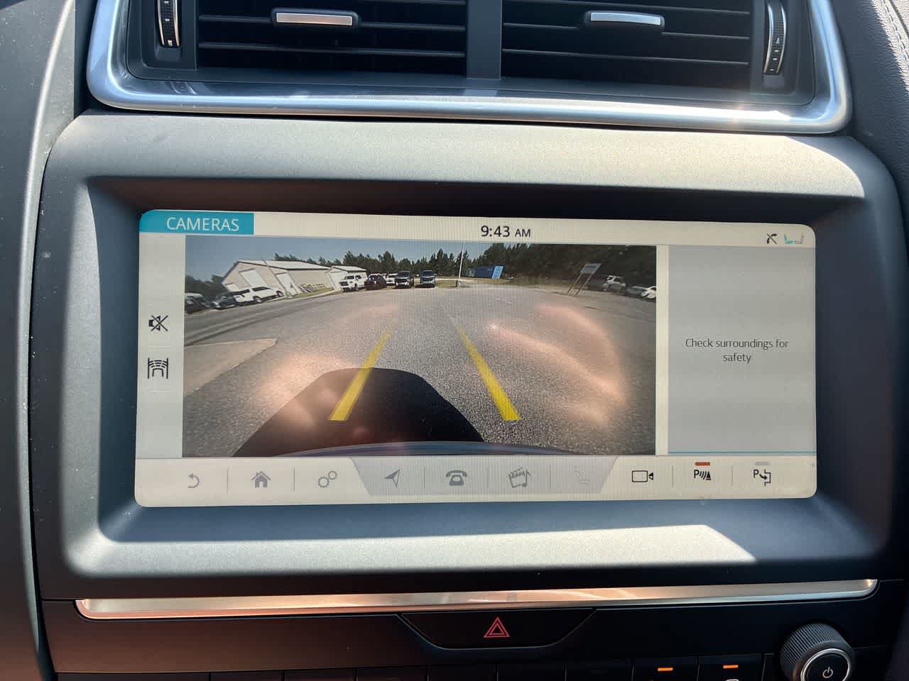 Used 2020 Jaguar E-PACE SE AWD/4WD image 15