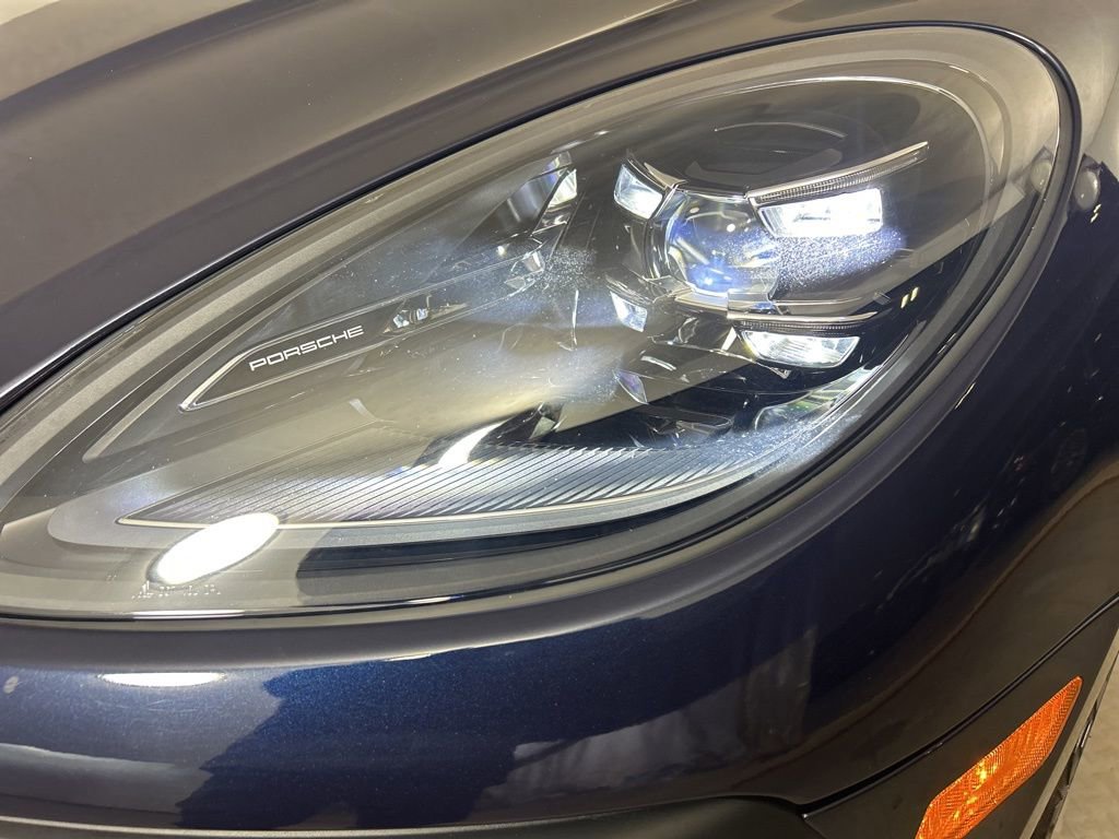 Certified 2022 Porsche Macan image 33