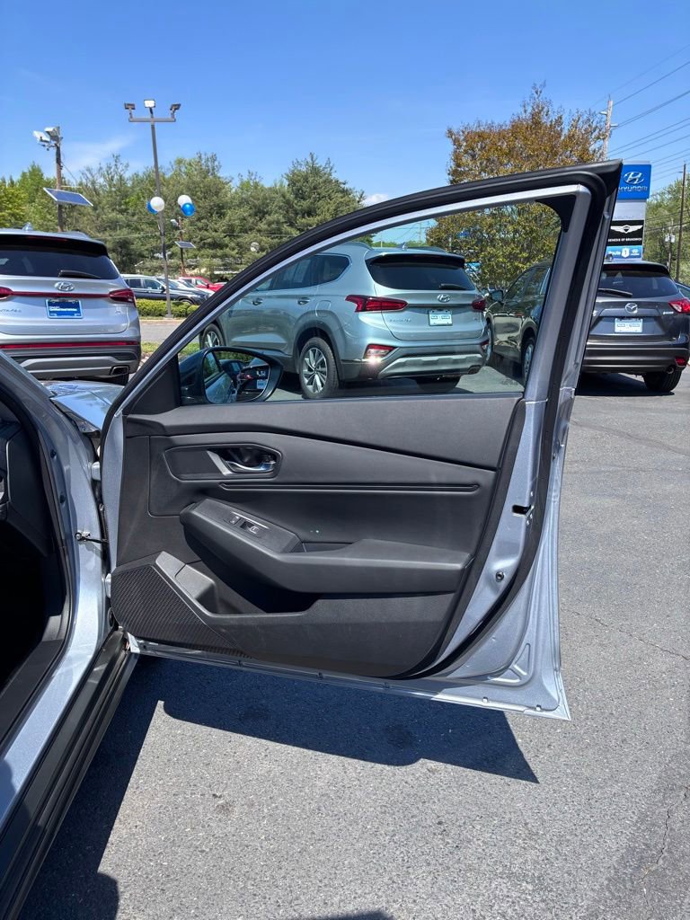 Used 2025 Honda Accord SE image 47