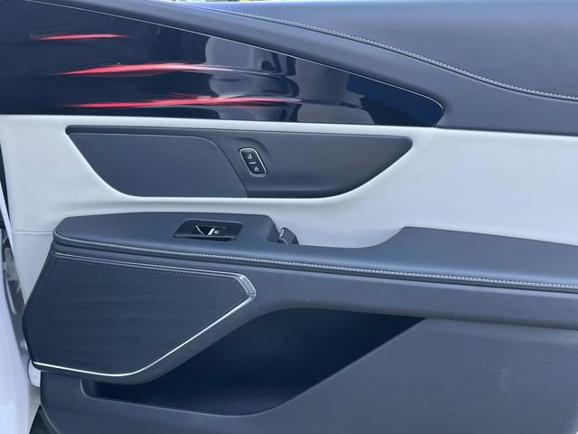 Used 2024 Lincoln Nautilus Reserve image 29