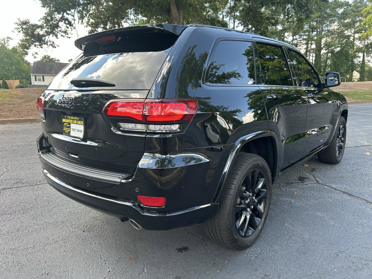Used 2021 Jeep Grand Cherokee Laredo X AWD/4WD image 5