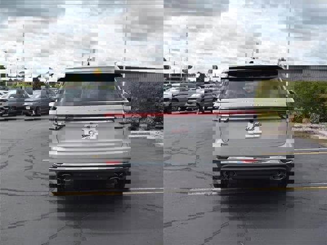 Used 2023 Lincoln Aviator Reserve image 6