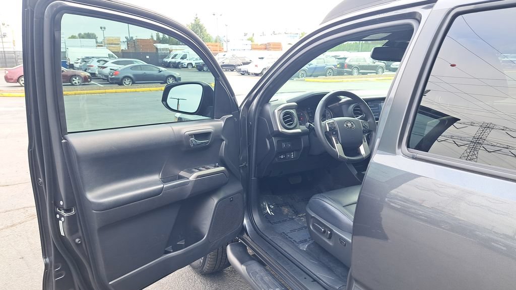 Used 2023 Toyota Tacoma Limited w/ Nightshade Package AWD/4WD image 8