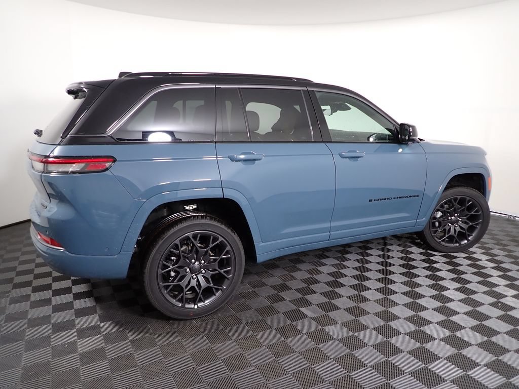 New 2026 Jeep Grand Cherokee Summit w/ Obsidian Package AWD/4WD image 22