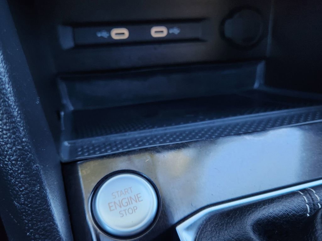 Certified 2024 Volkswagen Taos SE image 26