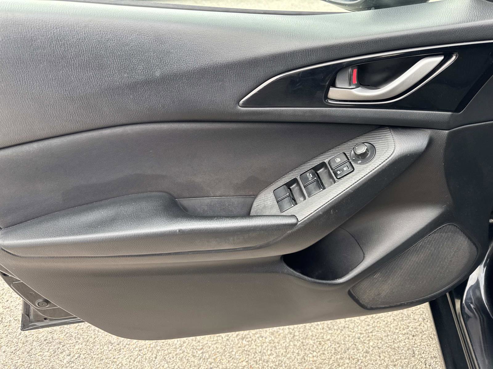Used 2016 MAZDA MAZDA3 i Touring FWD image 13
