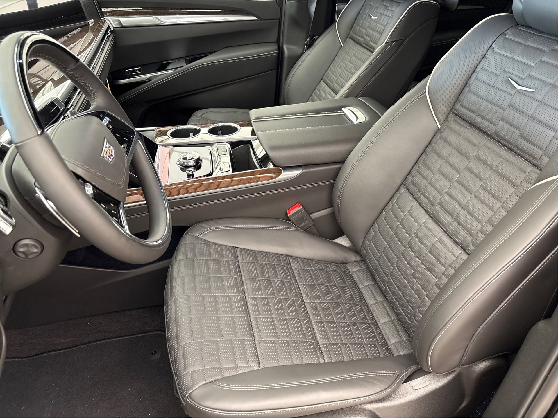 New 2025 Cadillac Escalade ESV Sport Platinum AWD/4WD image 9
