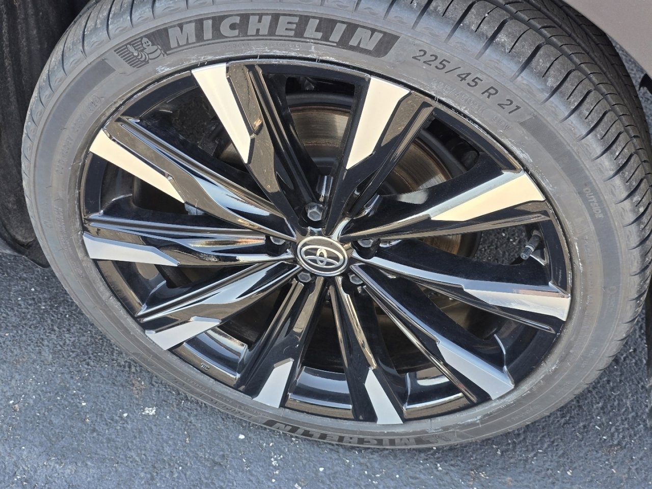 Used 2025 Toyota Crown Platinum image 10