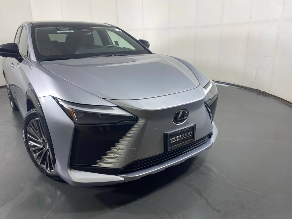 Certified 2023 Lexus RZ 450e Premium AWD/4WD image 3