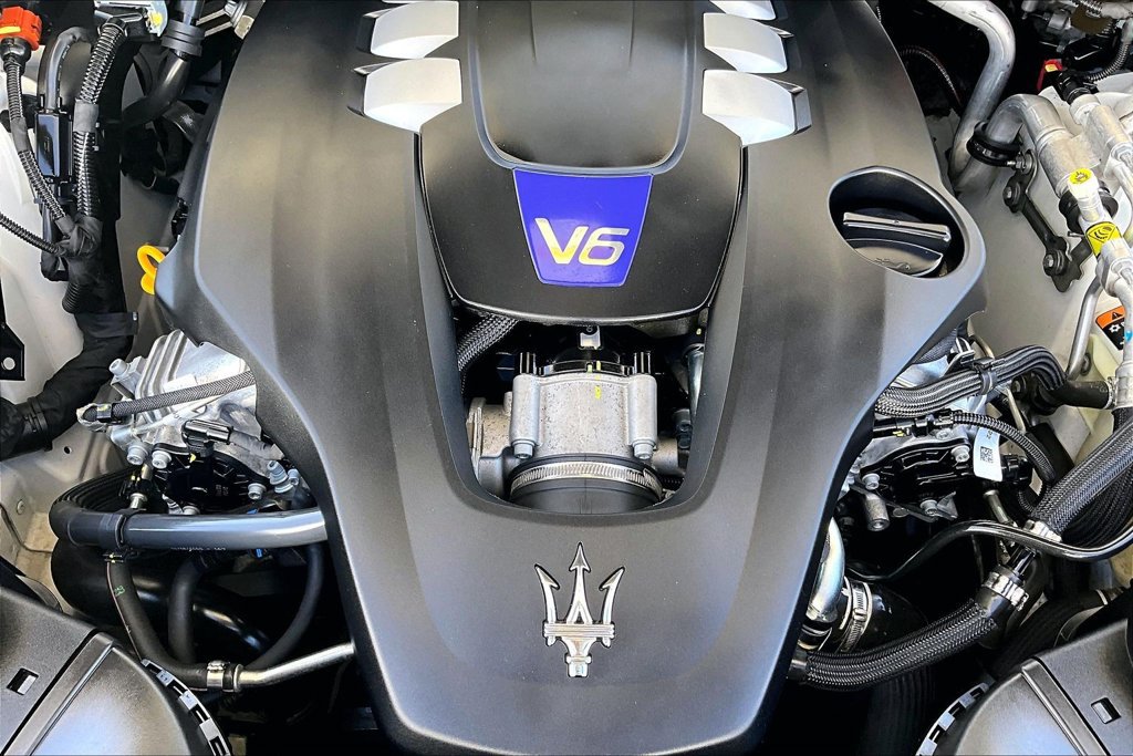 Used 2023 Maserati Levante Modena AWD/4WD image 31