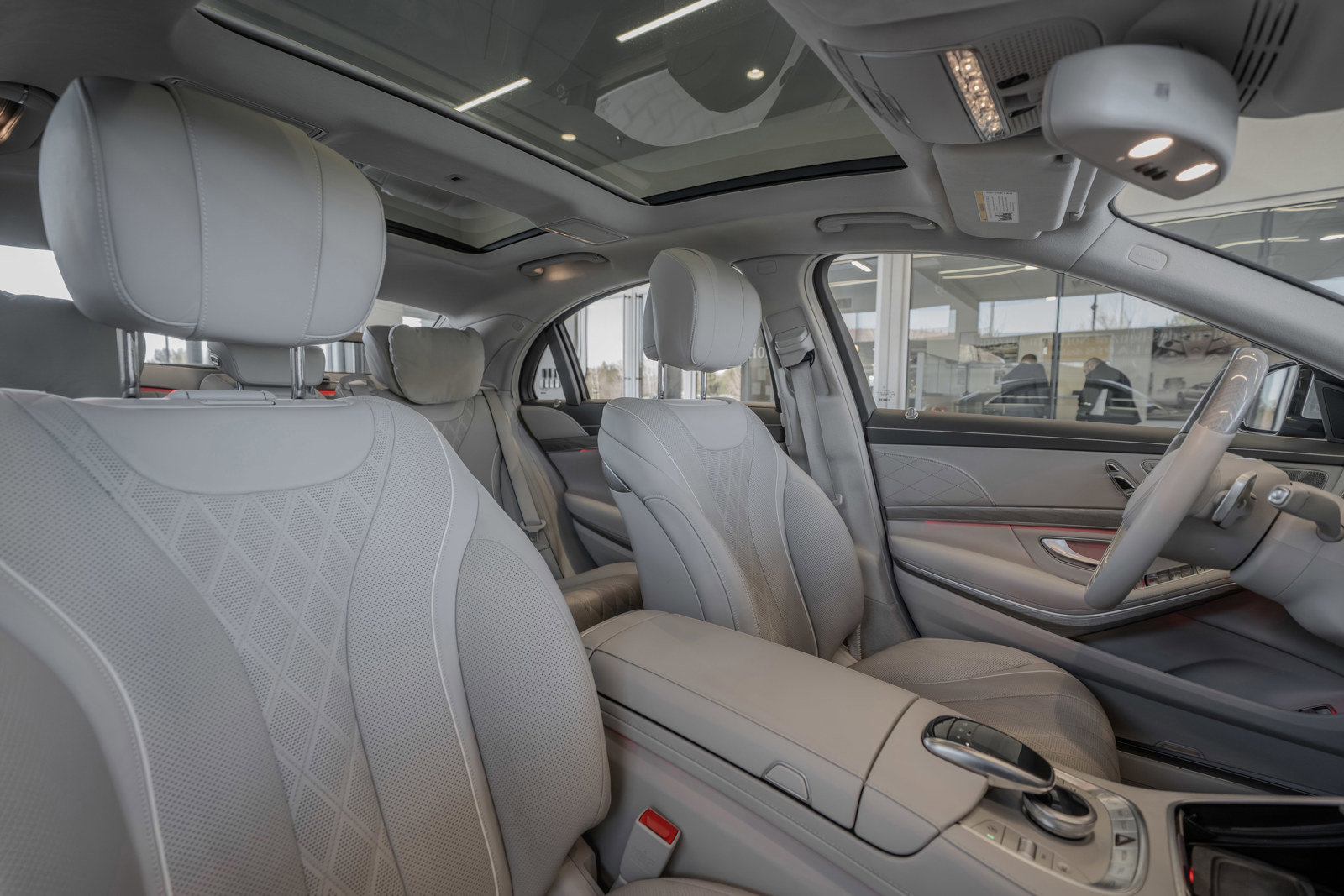 Used 2015 Mercedes-Benz S 550 Sedan image 31
