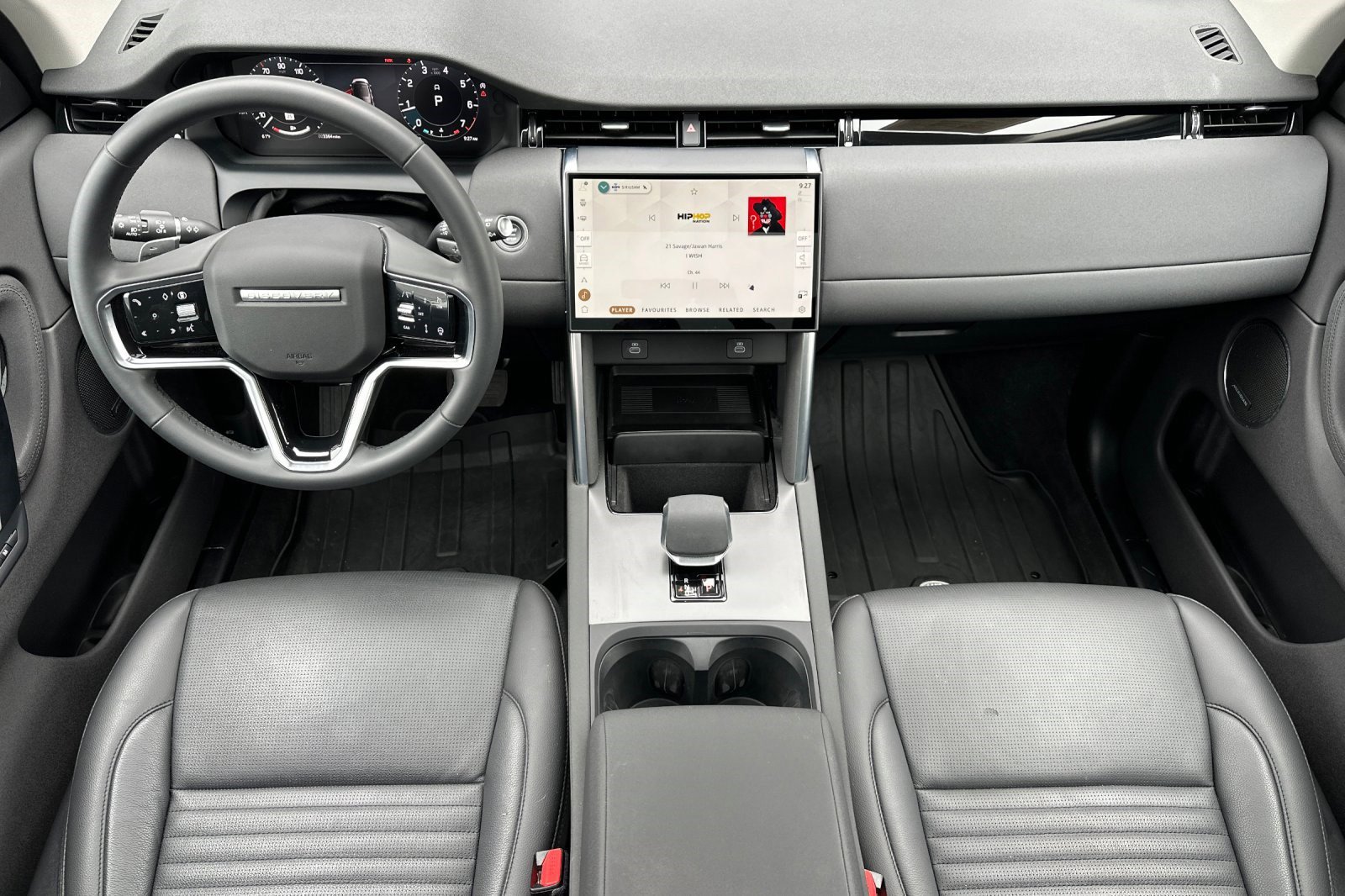 Used 2025 Land Rover Discovery Sport S image 27