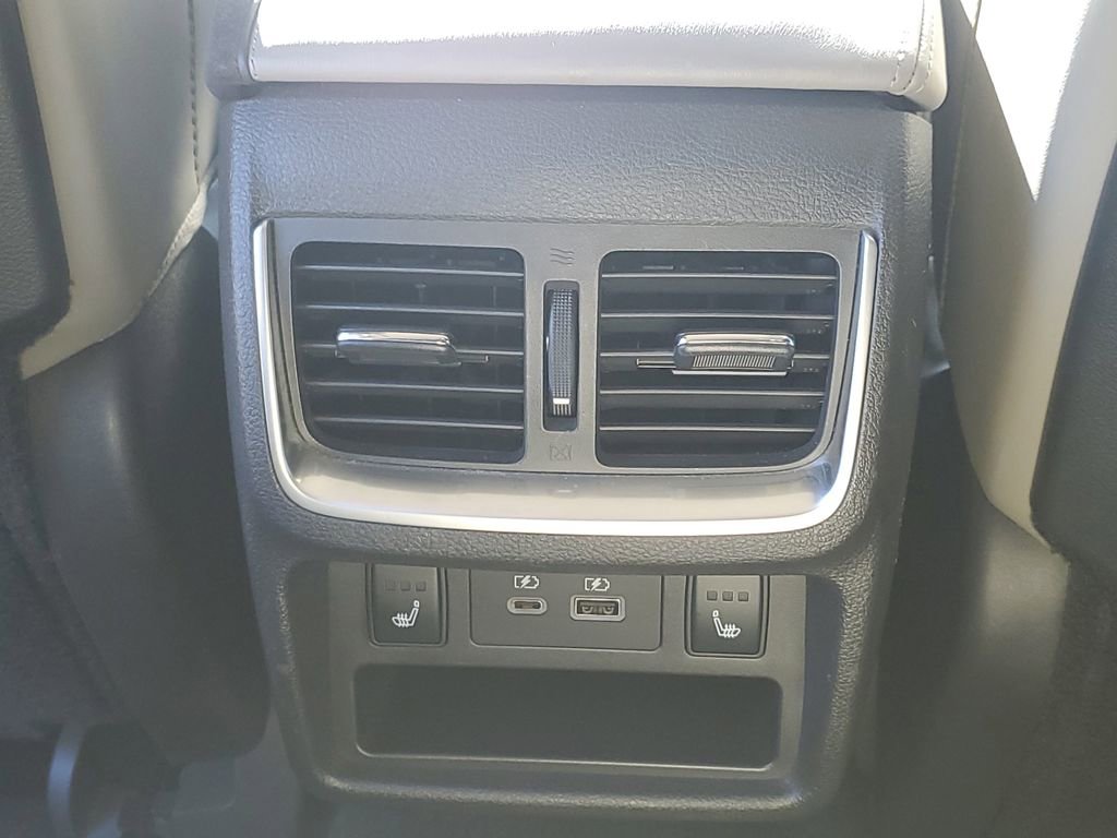 Used 2023 INFINITI QX50 Sensory image 16