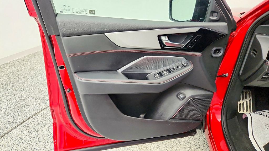 Used 2025 Acura MDX A-Spec image 11