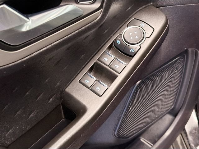 Used 2020 Ford Escape SE image 17