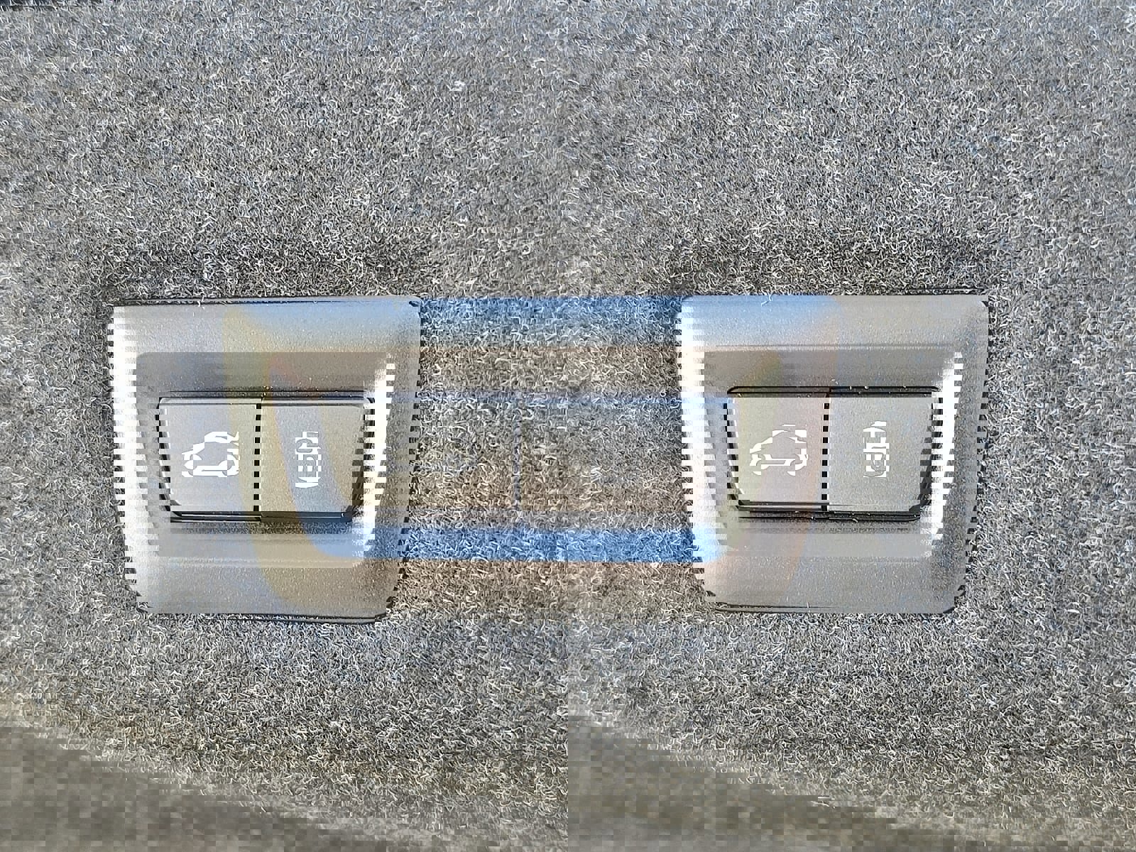 Used 2025 BMW M5 w/ Executive Package image 30