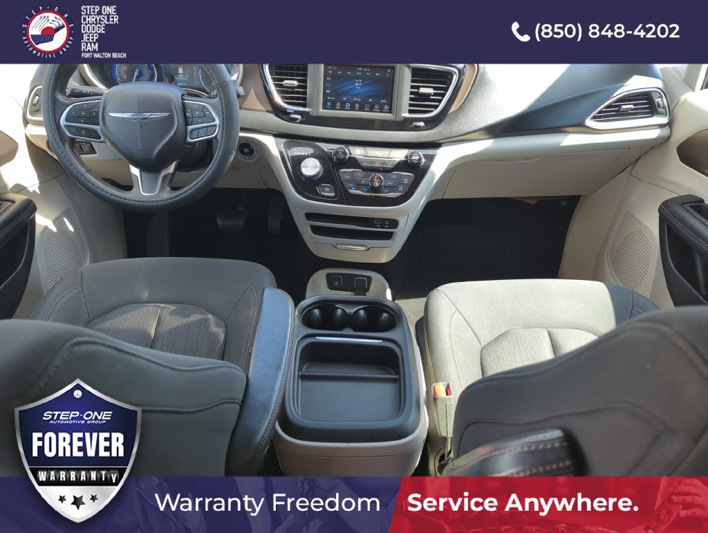 Used 2019 Chrysler Pacifica Touring Plus w/ Tire & Wheel Group FWD image 14
