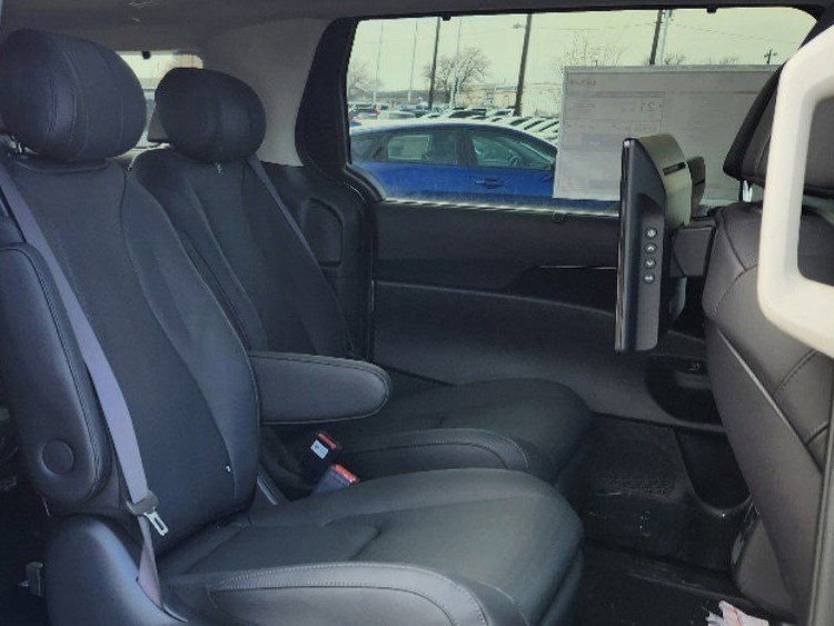 New 2025 Kia Carnival SX Prestige image 10