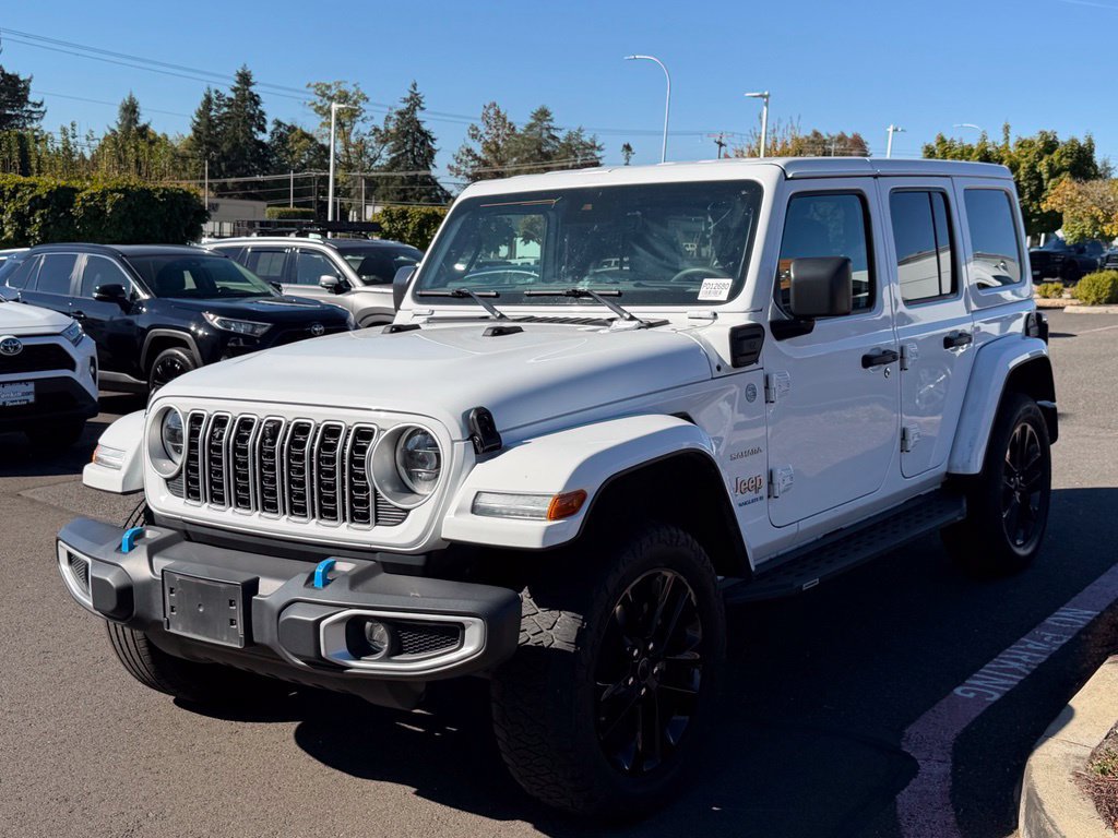 Used 2024 Jeep Wrangler Unlimited Sahara w/ Technology Group AWD/4WD image 4
