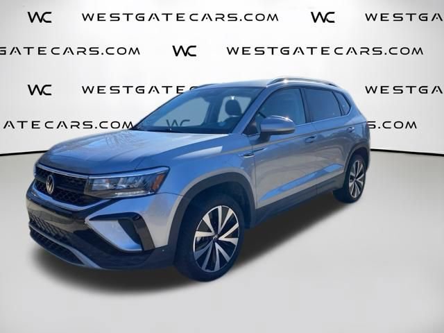 Used 2024 Volkswagen Taos SE FWD image 1