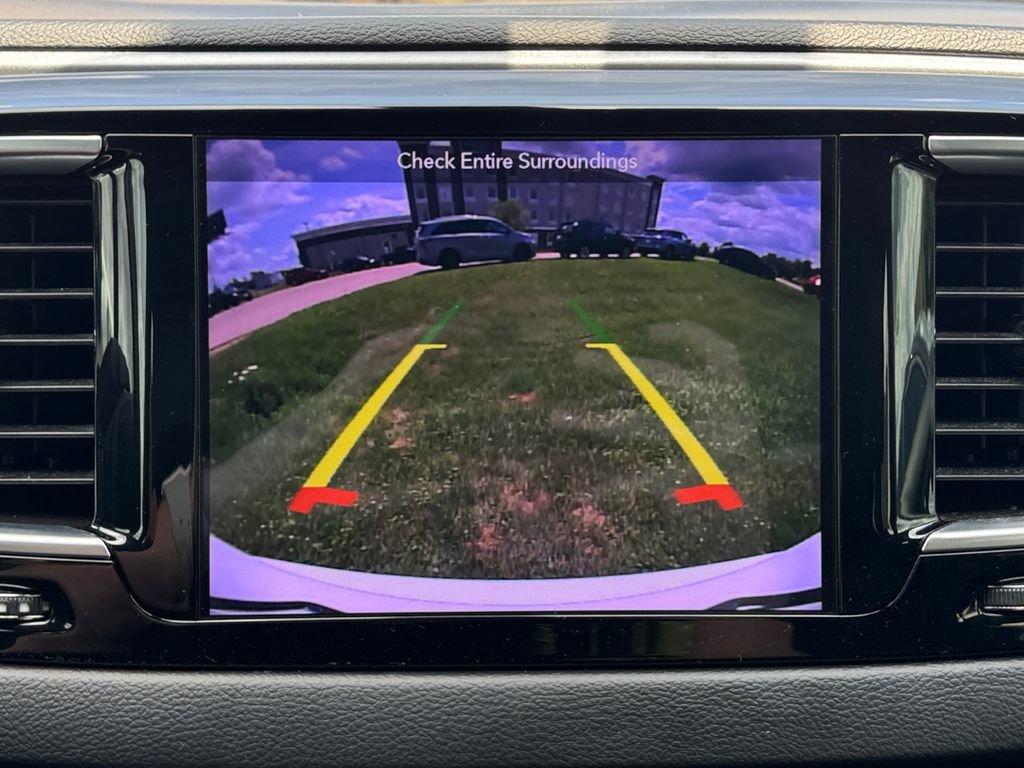 Used 2018 Chrysler Pacifica Touring-L Plus w/ S Appearance Package FWD image 22