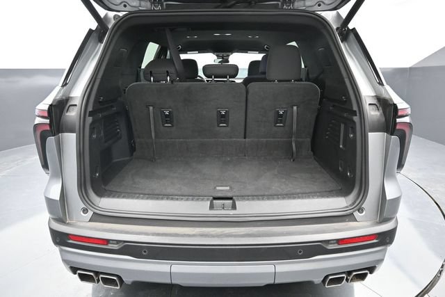 Used 2024 Chevrolet Traverse LT FWD image 9