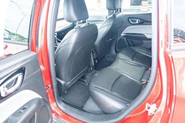 Used 2025 Jeep Compass Limited AWD/4WD image 26