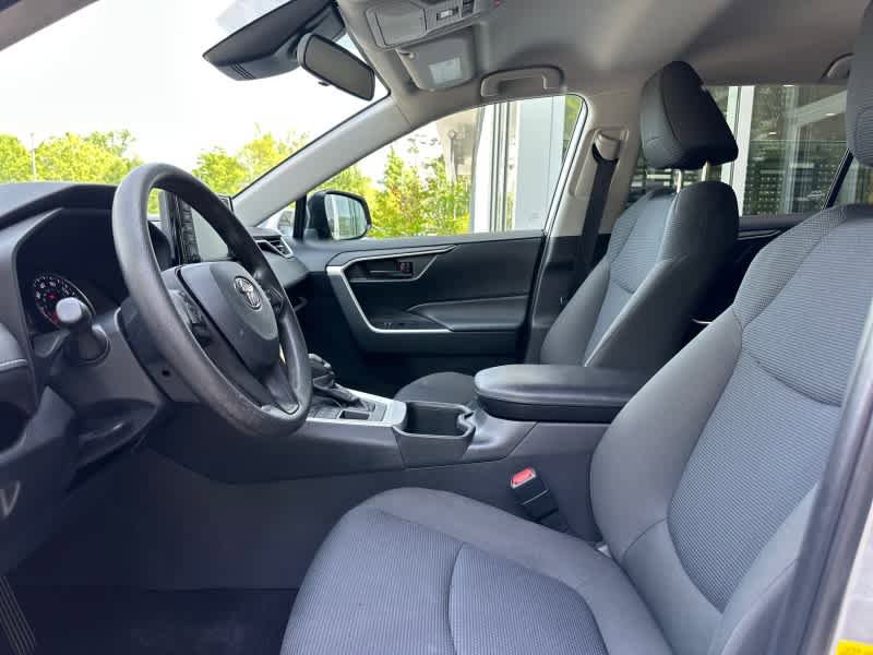 Used 2022 Toyota RAV4 LE AWD/4WD image 15