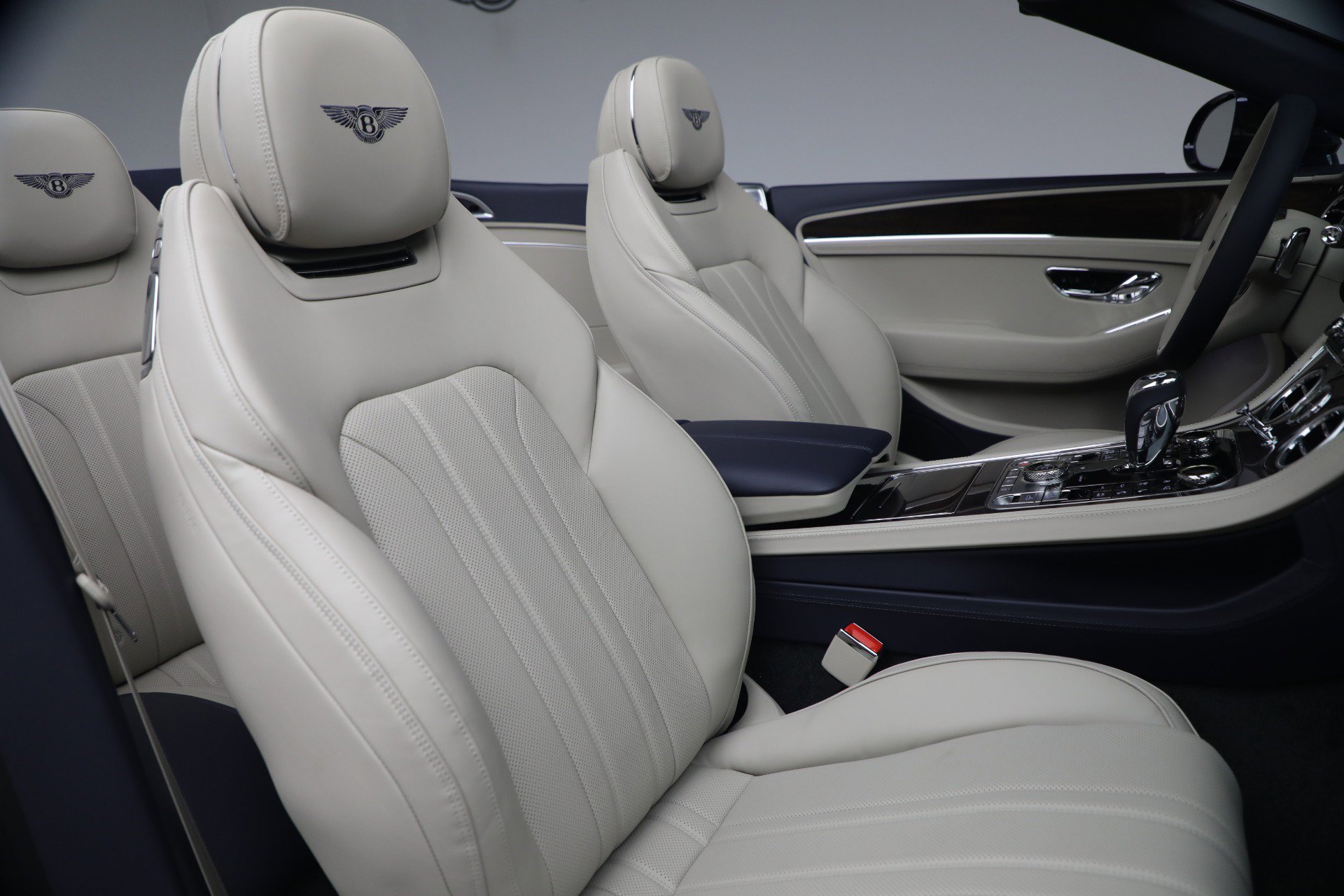 New 2026 Bentley Continental GTC AWD/4WD image 29