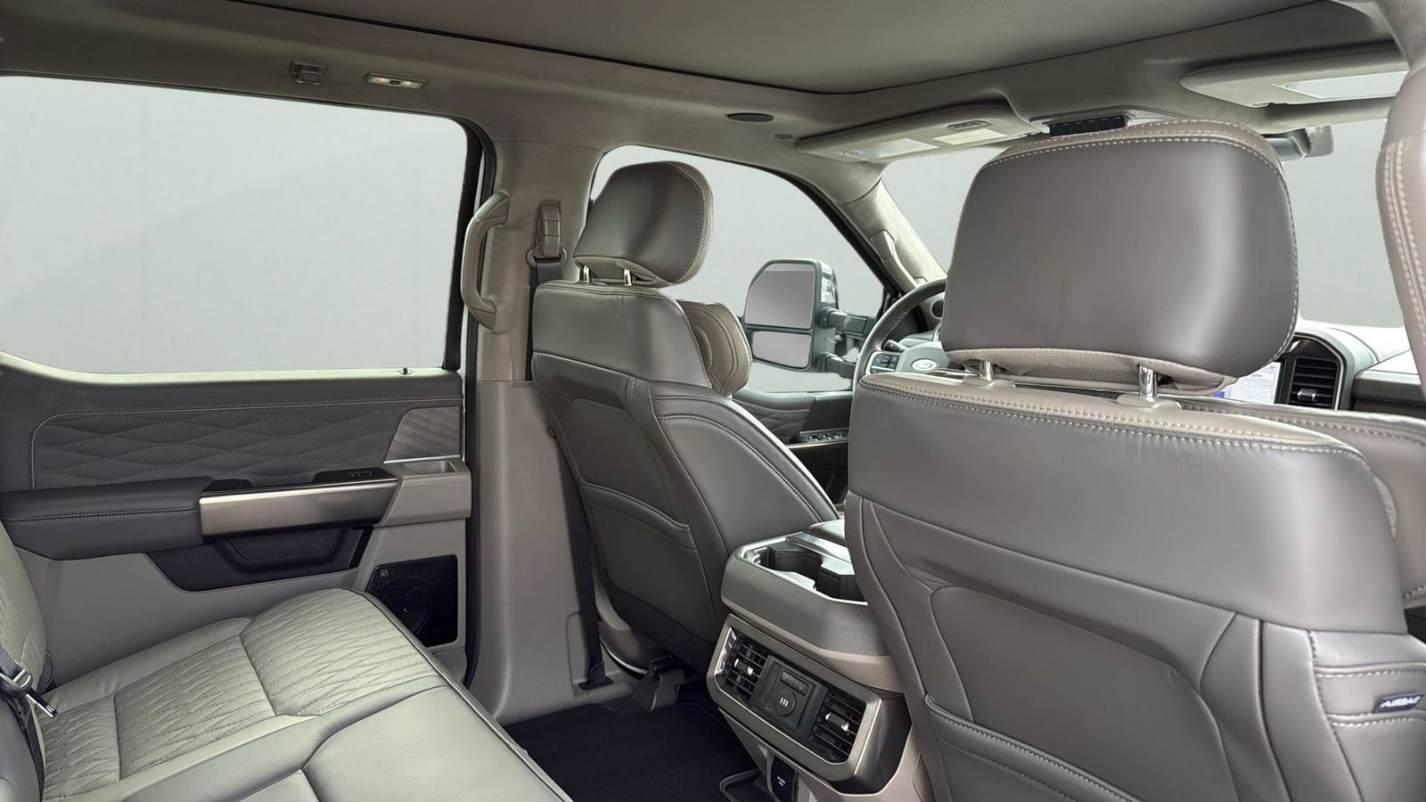 Used 2026 Ford F350 Platinum w/ Platinum Plus Package image 29