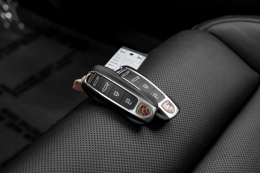 Used 2022 Porsche Taycan image 73