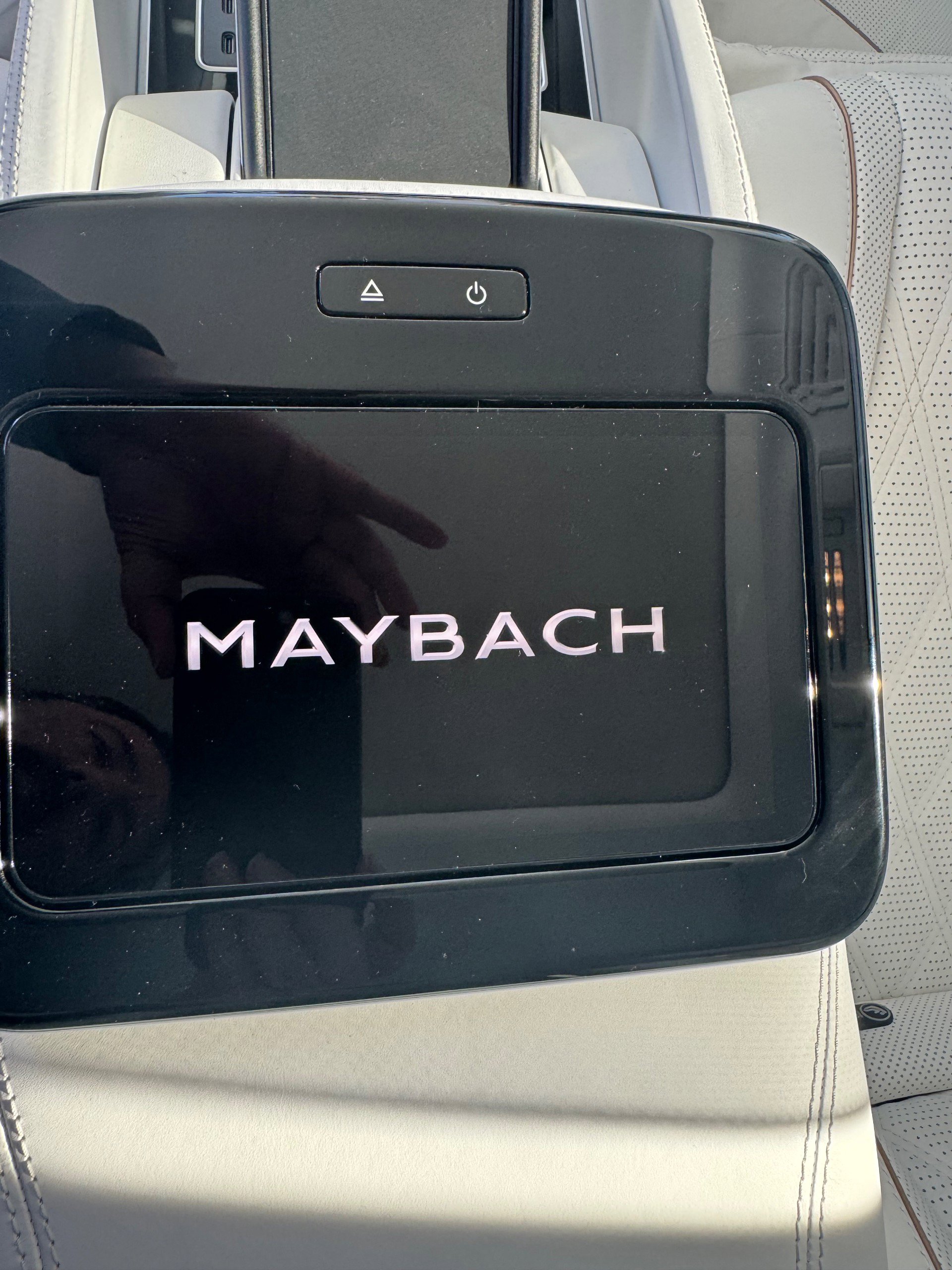Used 2024 Mercedes-Benz Maybach GLS 600 4MATIC image 16