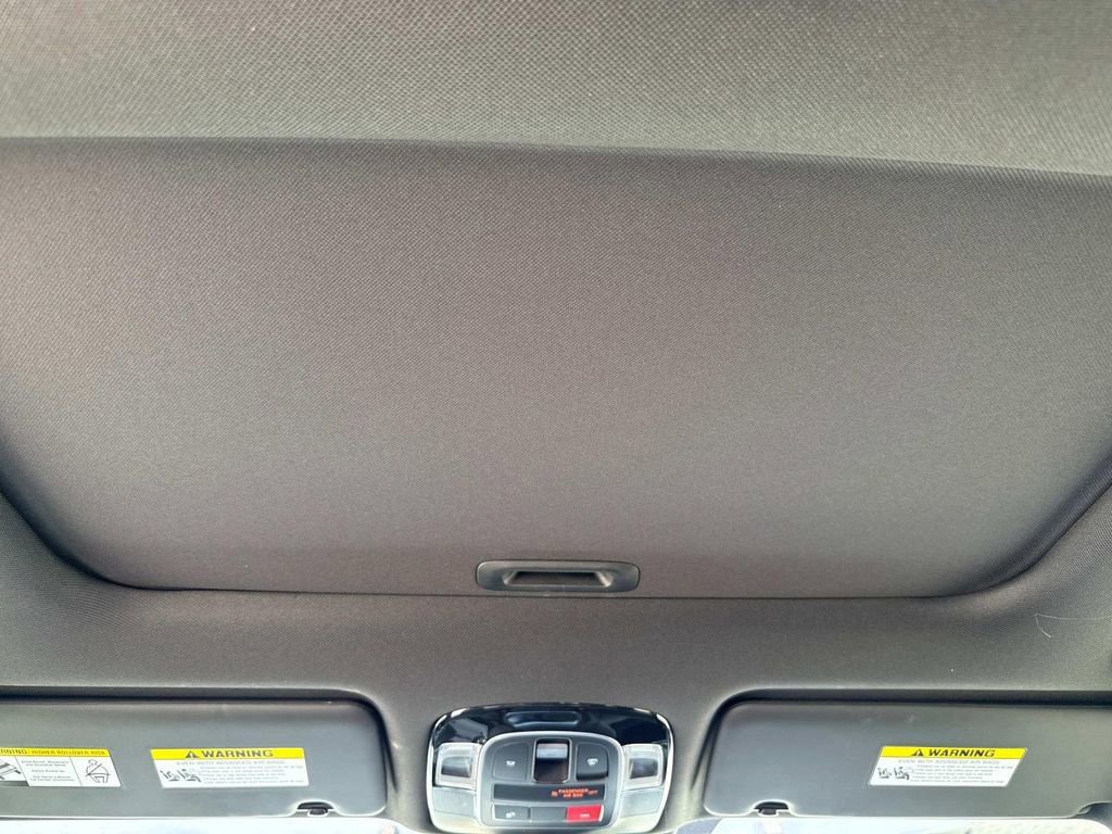 Used 2025 Hyundai Santa Cruz Limited image 13