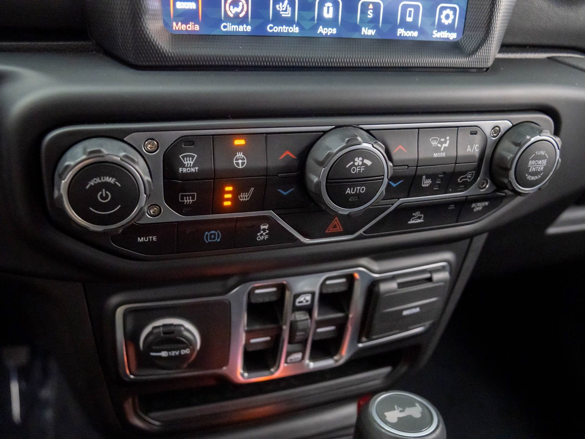 Used 2022 Jeep Wrangler Unlimited Sahara w/ Cold Weather Group image 22