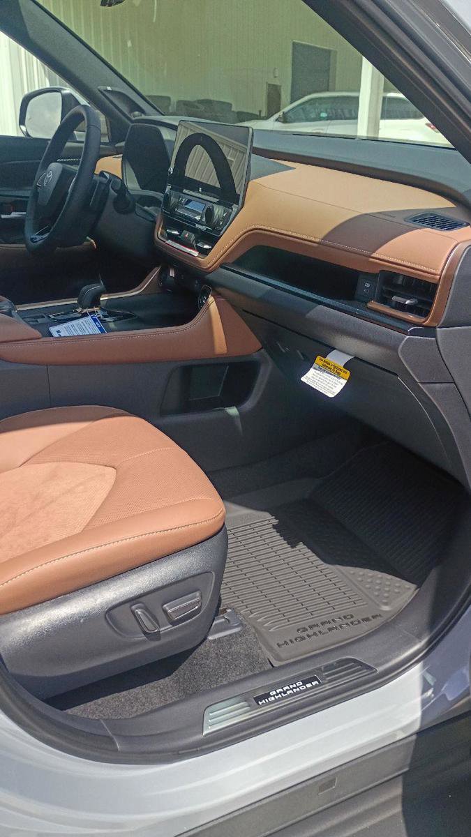 New 2026 Toyota Grand Highlander AWD Hybrid image 22