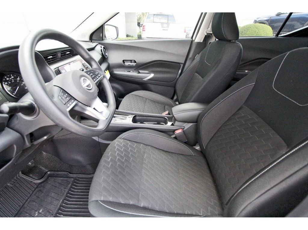 Used 2024 Nissan Kicks SV FWD image 6