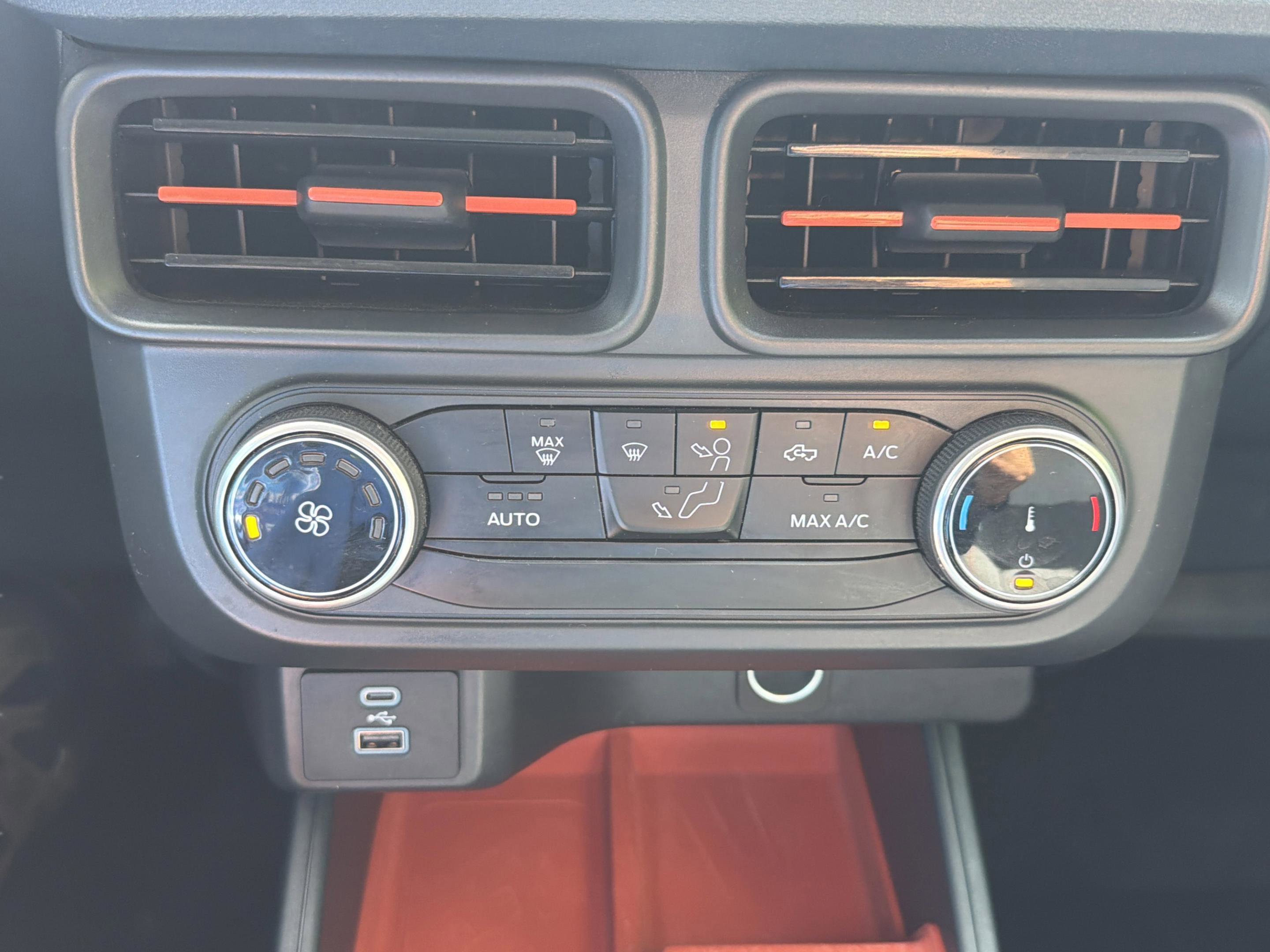 Used 2024 Ford Maverick XLT FWD image 16