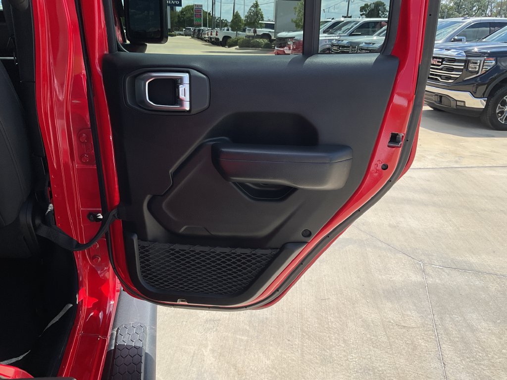 Used 2019 Jeep Wrangler Unlimited Sport S AWD/4WD image 14