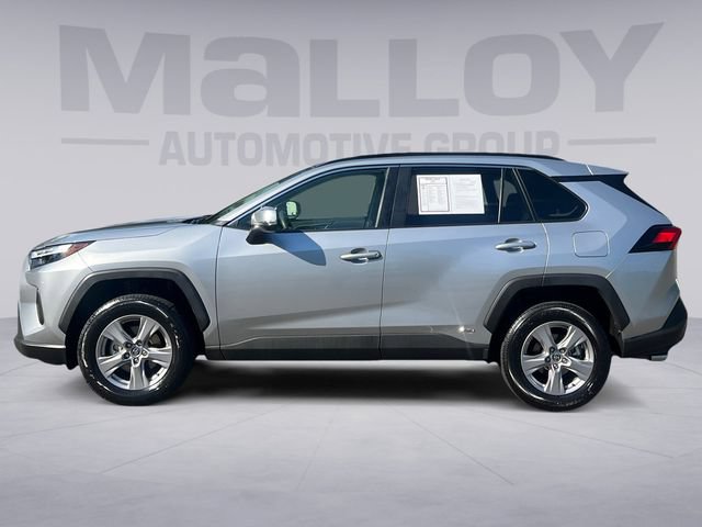 Used 2025 Toyota RAV4 XLE AWD/4WD image 2