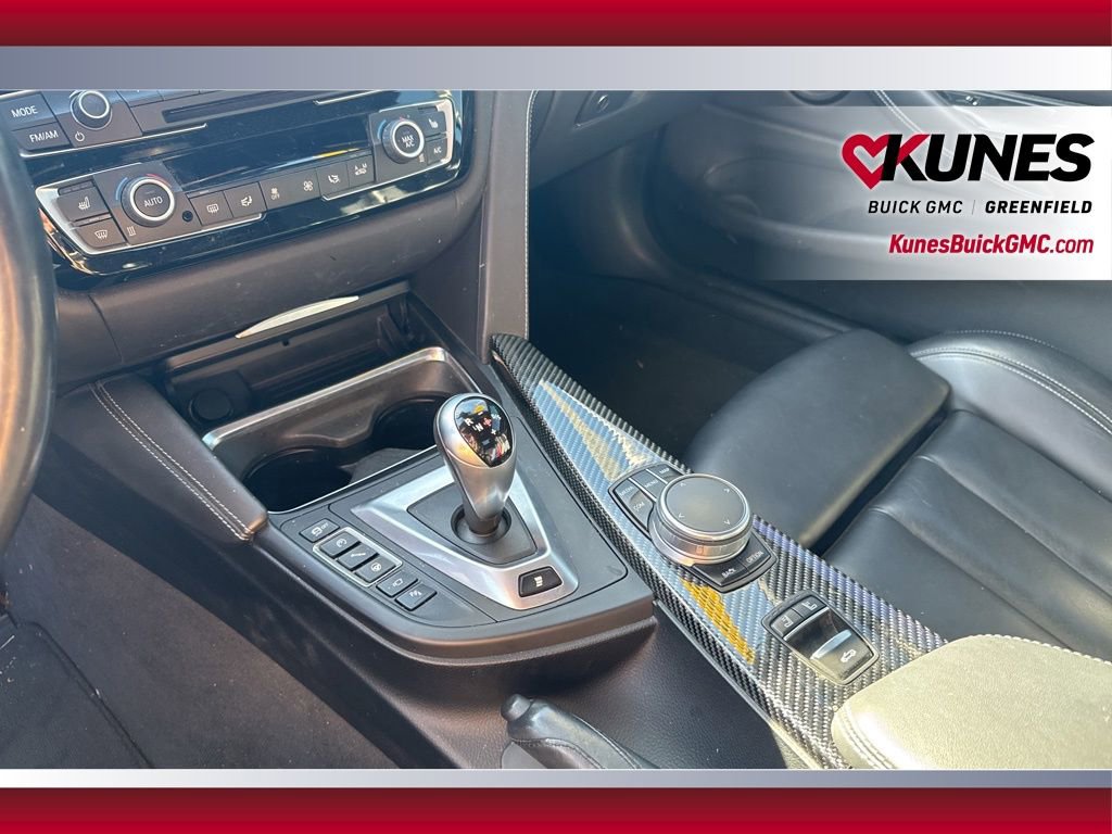 Used 2018 BMW M4 Convertible image 33