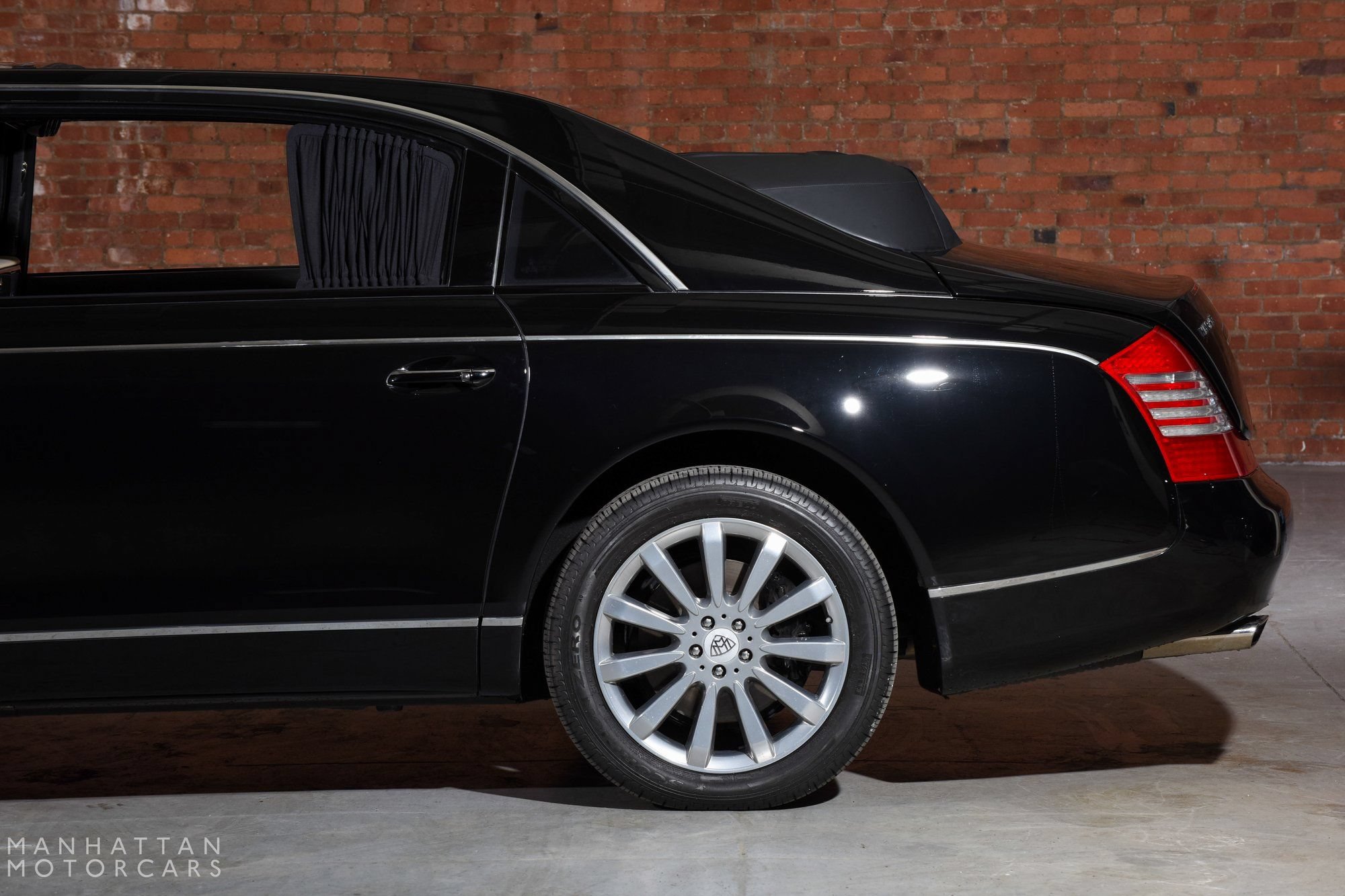 Used 2009 Maybach 62 S RWD image 11