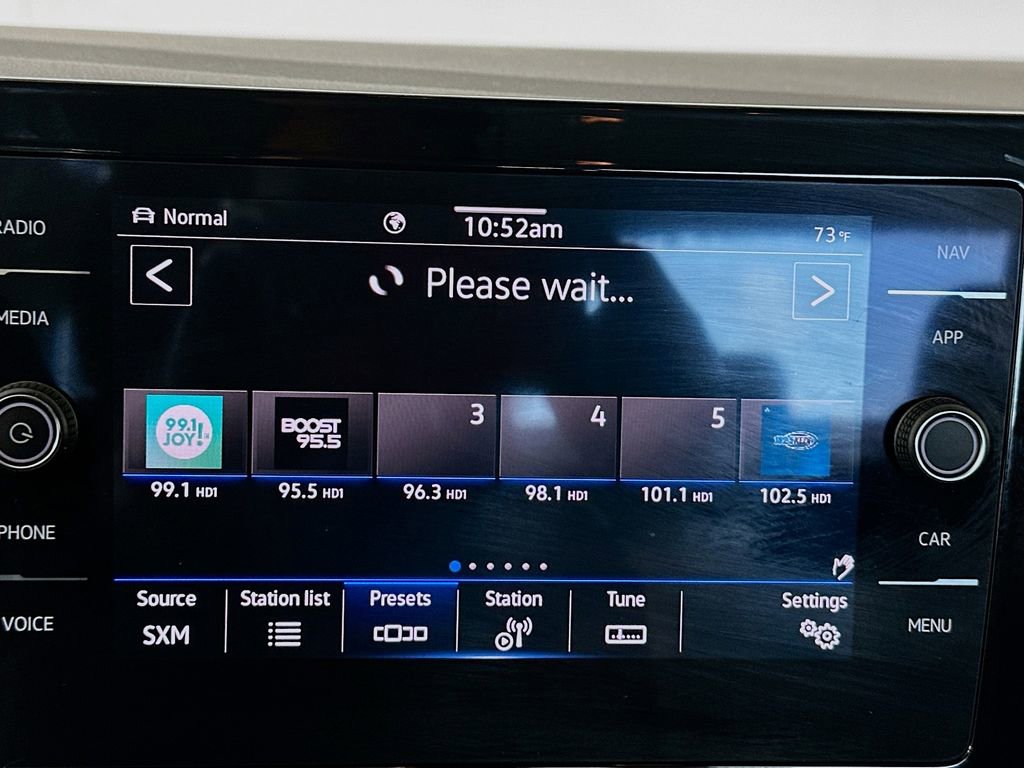Used 2025 Volkswagen Jetta SEL FWD image 19