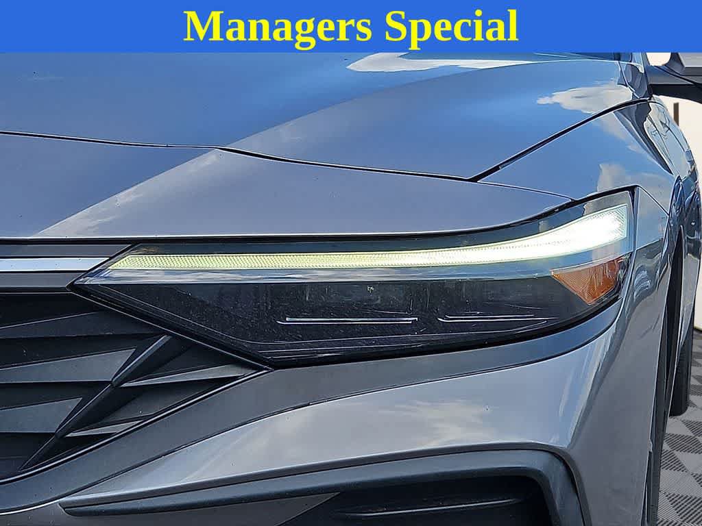 Used 2024 Hyundai Elantra SEL FWD image 8