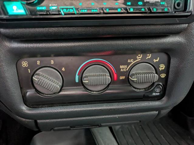 Used 1999 GMC Jimmy SLE AWD/4WD image 14