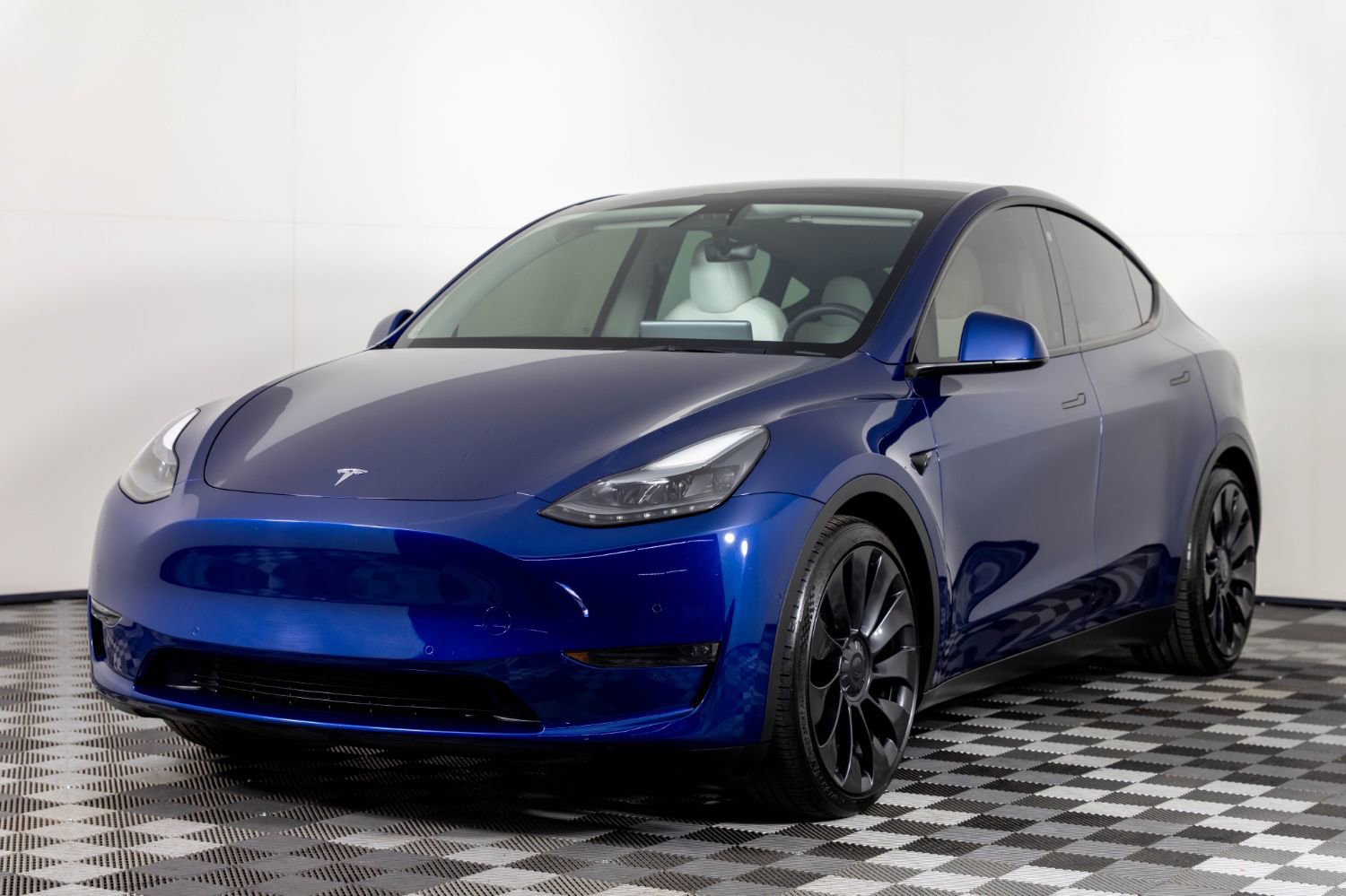 Used 2022 Tesla Model Y Performance AWD/4WD image 2