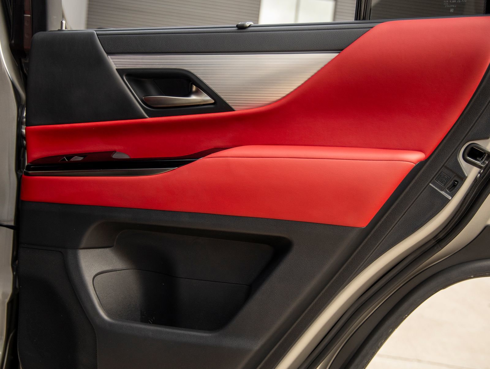 Used 2023 Lexus LX 600 F Sport w/ Accessory Package (Z1) image 38