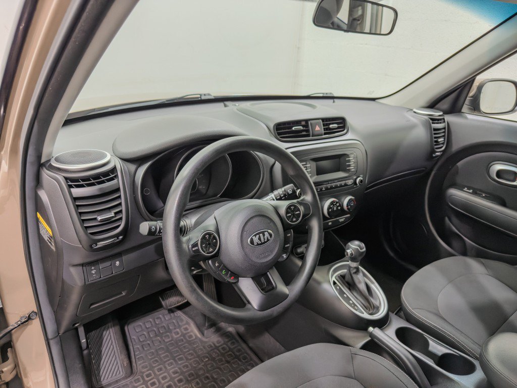 Used 2014 Kia Soul FWD image 12